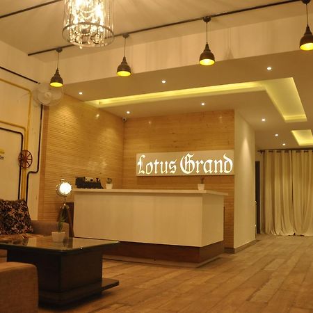 Lotus Grand Akm Hotel Kalka Luaran gambar