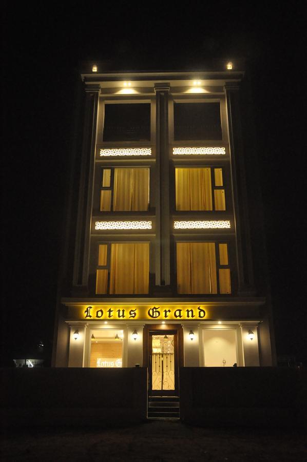 Lotus Grand Akm Hotel Kalka Luaran gambar