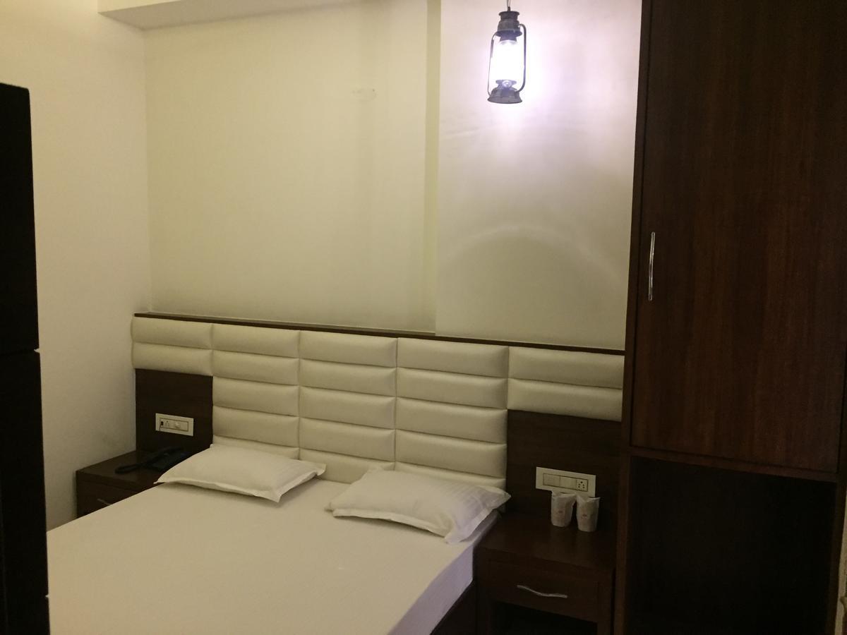 Lotus Grand Akm Hotel Kalka Luaran gambar